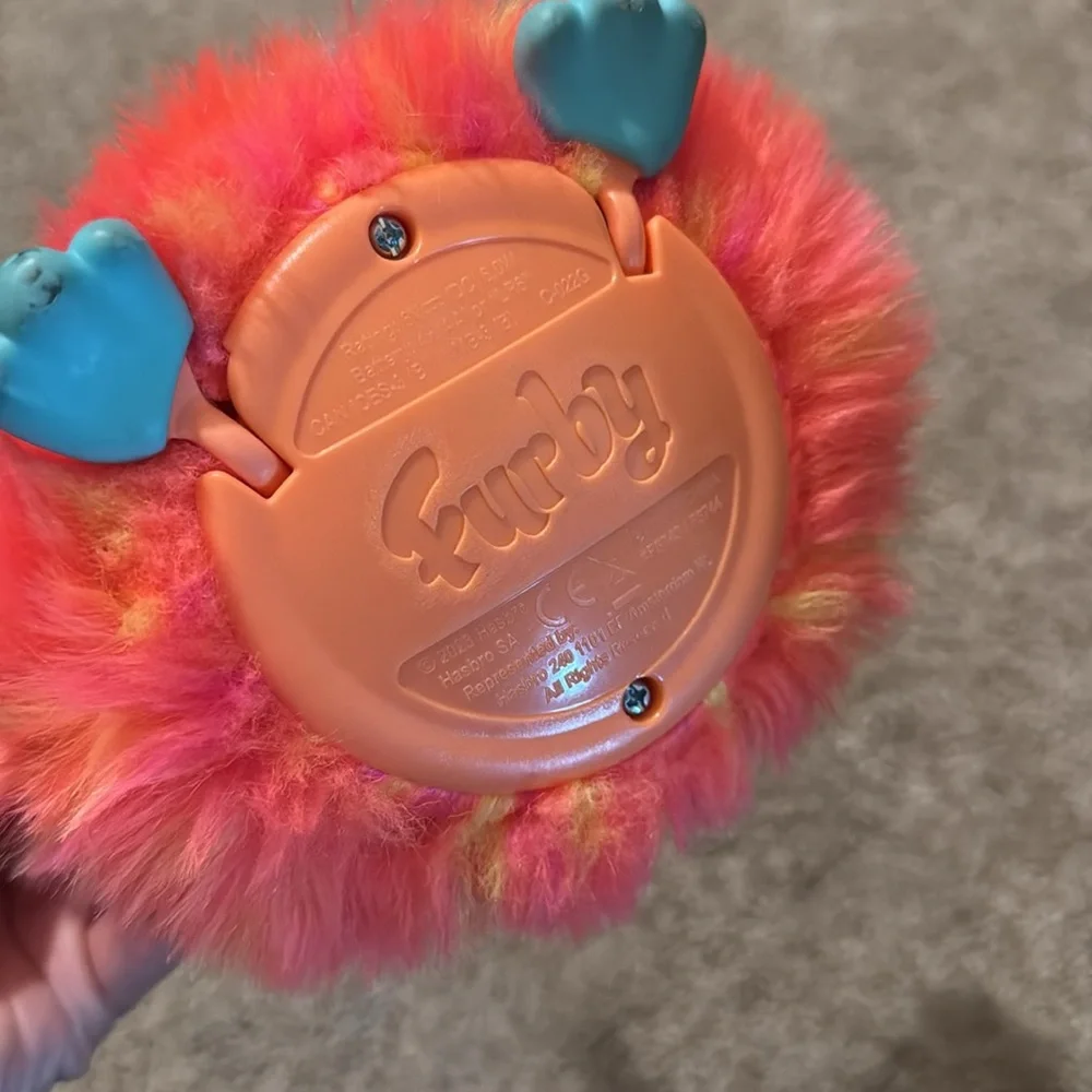 2023 Furby Coral Interactive Light Up Plush Toy Hasbro